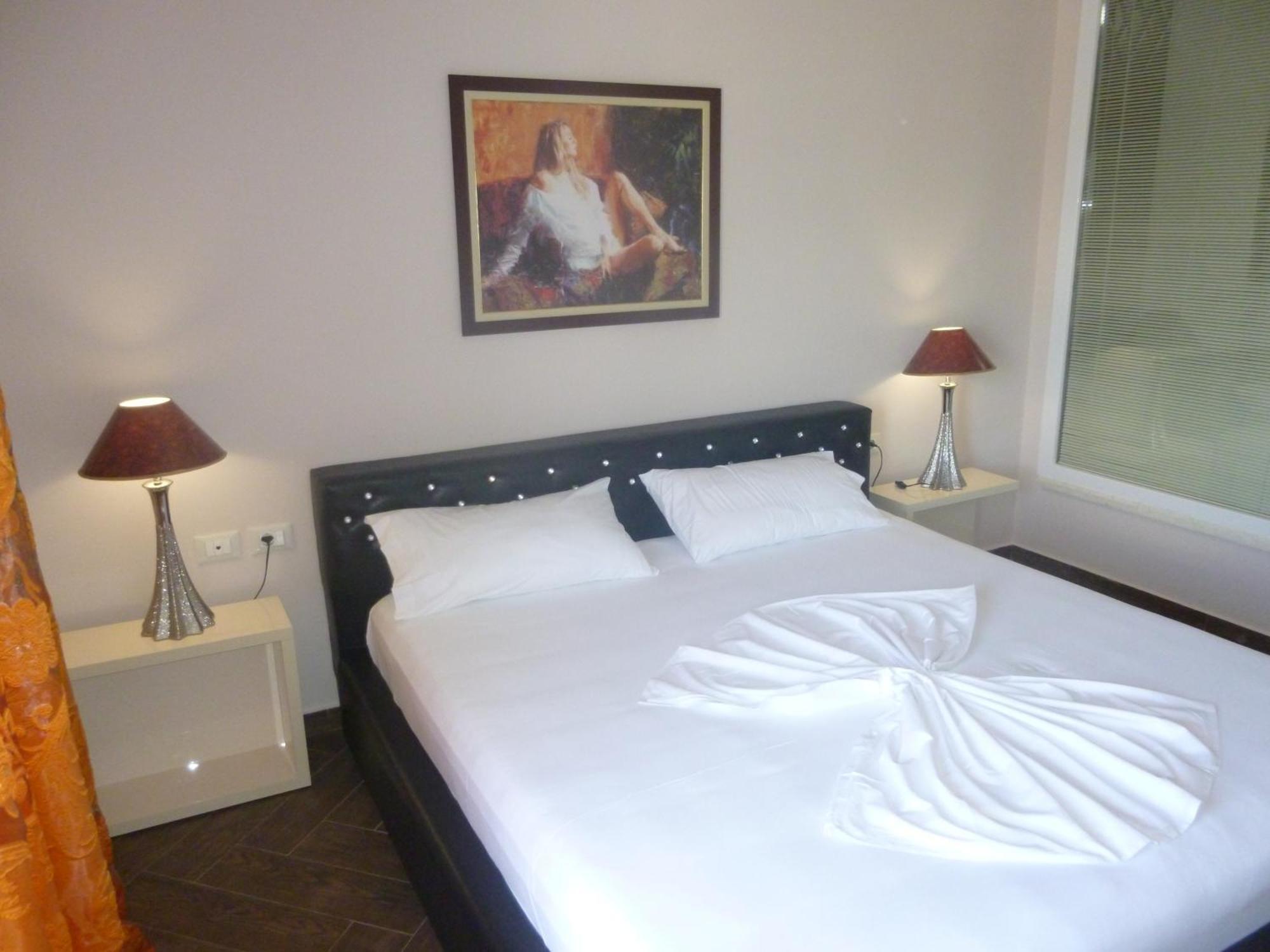 Villamaria Hotel Zverneci エクステリア 写真