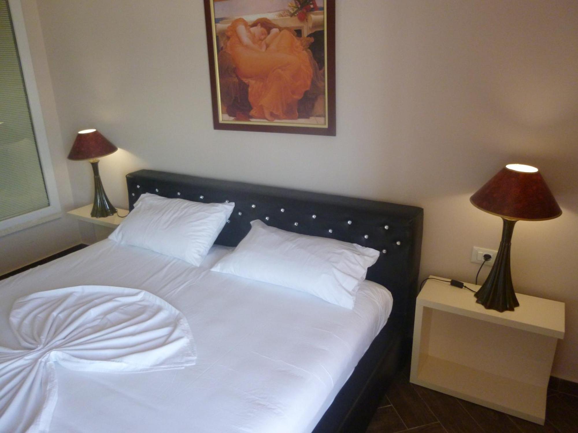 Villamaria Hotel Zverneci エクステリア 写真